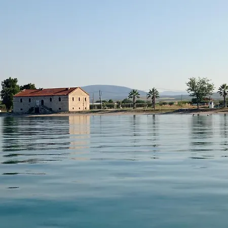 Nikos & Patras Lägenhet Nea Plagia