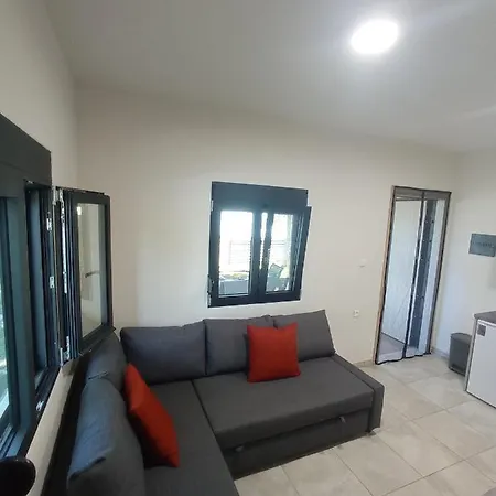 Apartment Nikos & Patras *