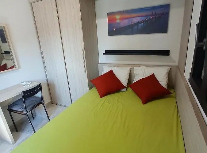 Apartament Nikos & Patras Nea Plagia